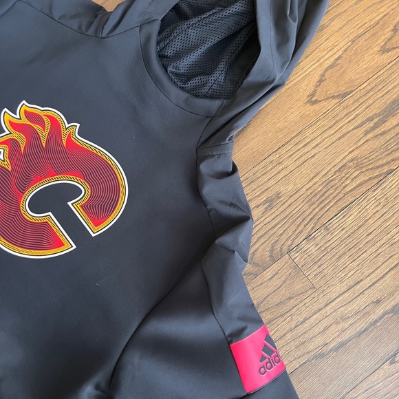 New authentic NHL Calgary Flames hoodie size Large men - Picture 11 of 11